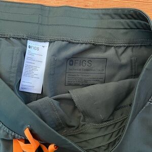 Figs Yola Petite Scrub Pants